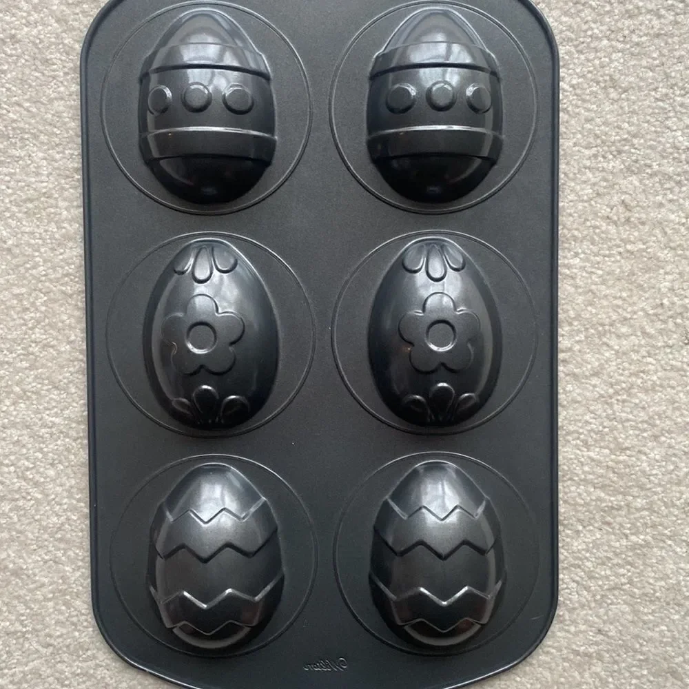 Wilton 6 Cavity Egg Mini Cake Pan!
